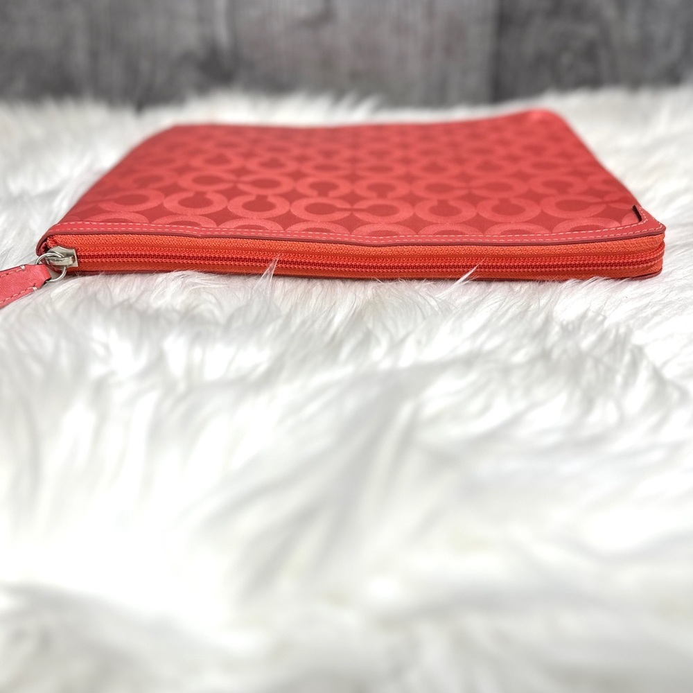 ⭐️Coach 64902E Coral Orange Tablet Sleeve - Picture 5 of 9
